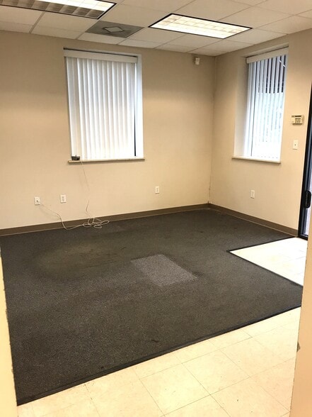 More Photos Of 3133 May St, Charlotte Warehouse For Lease