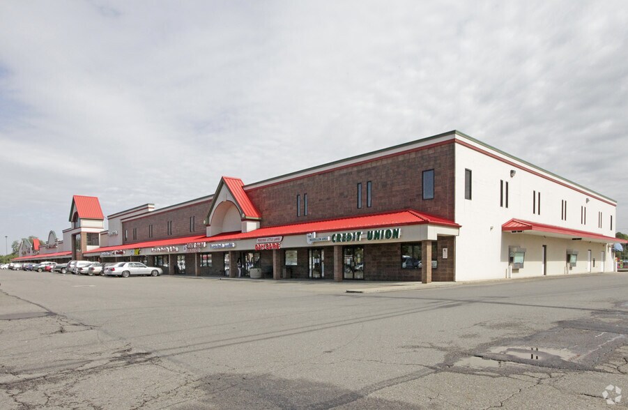 More Photos Of 2040 Wales Ave NW, Massillon Unknown For Lease