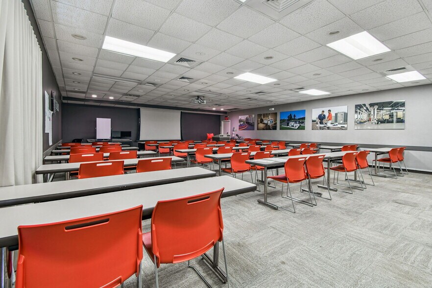 More Photos Of 902 N Himes Ave, Tampa Office For Lease