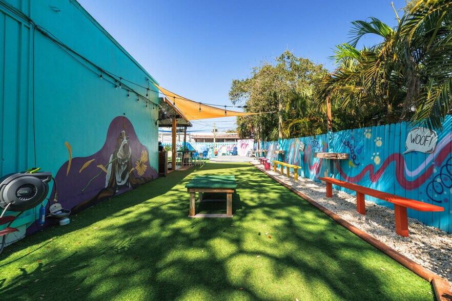 More Photos Of 132 7th Ave S, Safety Harbor Restaurant For Sale