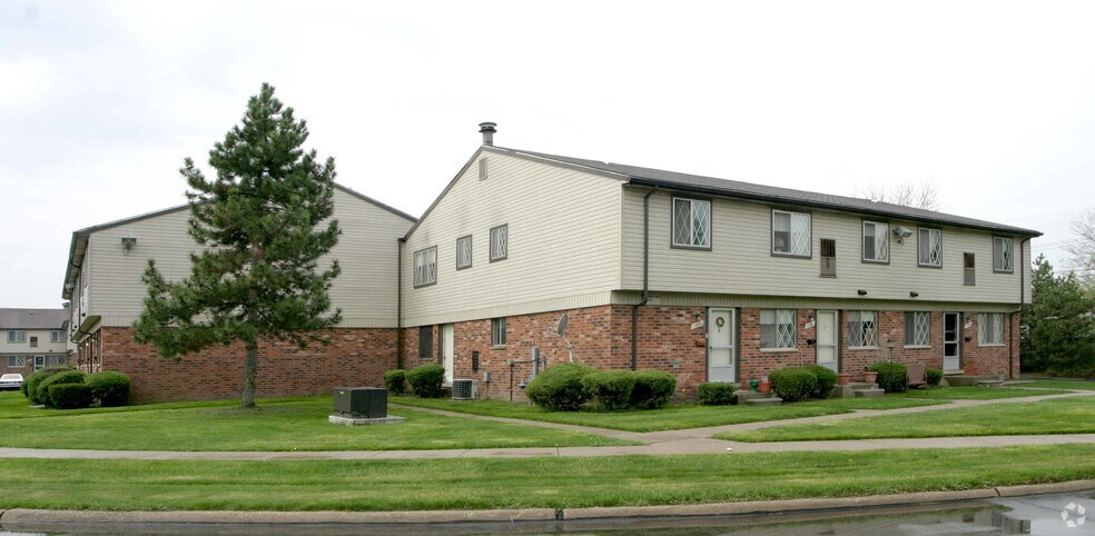 More Photos Of 24949 Mayfair Dr, Flat Rock Apartments For Sale