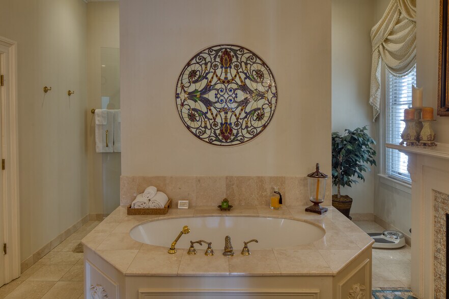 More Photos Of 14 E Taylor St, Savannah Specialty For Sale