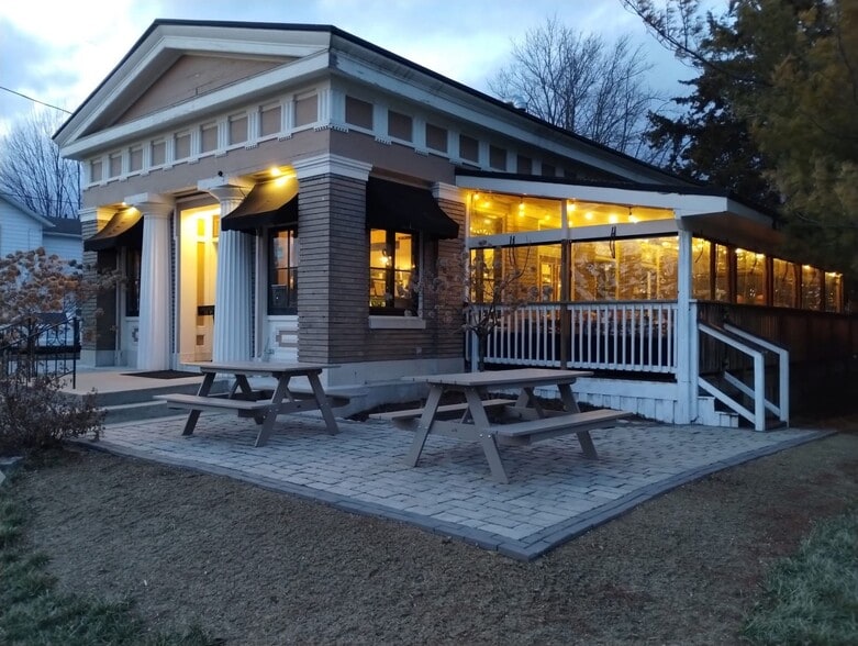 More Photos Of 123 E Main St, Verona Restaurant For Sale