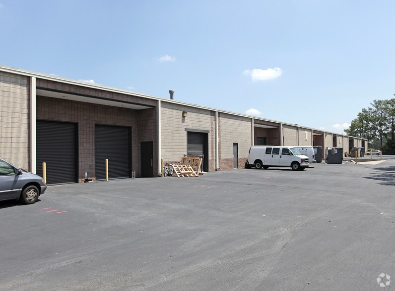 More Photos Of 1600 Roswell St SE, Smyrna Light Distribution For Lease