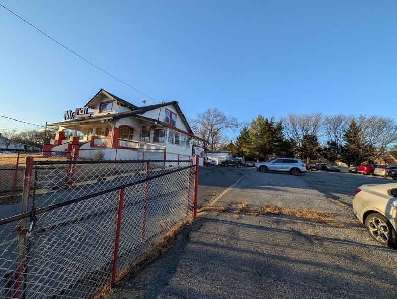 More Photos Of 4104 Bladensburg Rd, Brentwood Freestanding For Lease