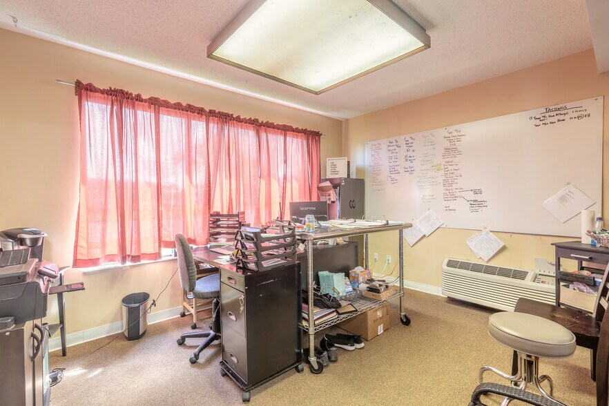 More Photos Of 258 Riverside Dr, Daytona Beach Storefront Retail Office For Sale