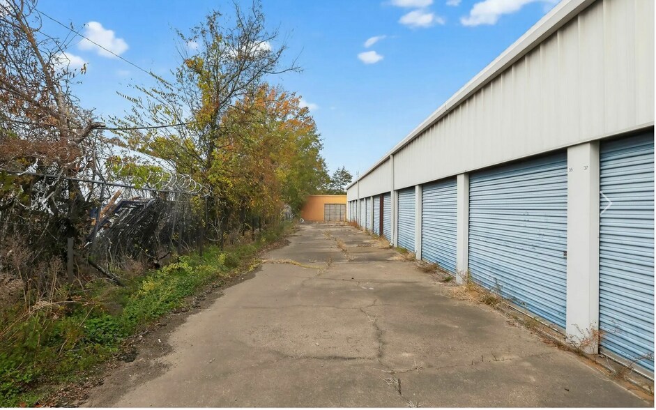 More Photos Of 3705 N West St, Jackson Self Storage For Sale