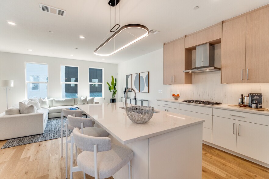 More Photos Of 3940 Spring Valley rd, Addison Multifamily For Sale