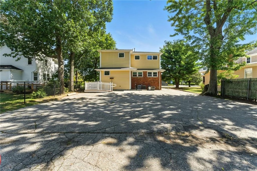 More Photos Of 2789 Post Rd, Warwick Office Residential For Sale