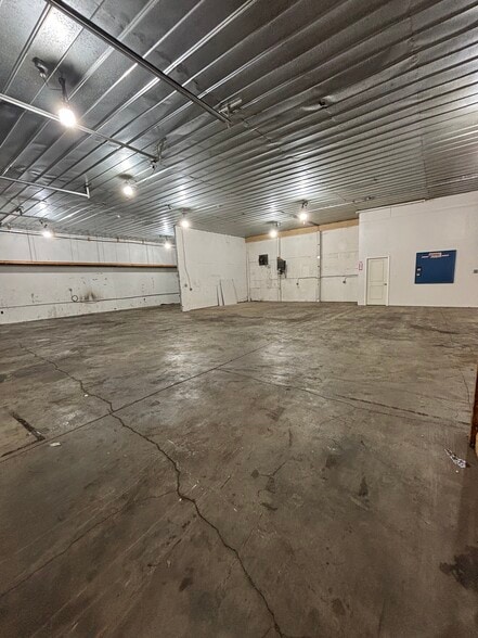 More Photos Of 230 Skipjack Rd, Prince Frederick Warehouse For Lease