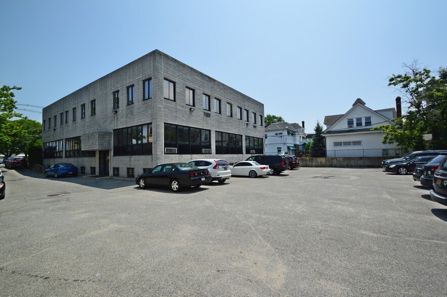 More Photos Of 30 S Ocean Ave, Freeport Loft Creative Space For Lease