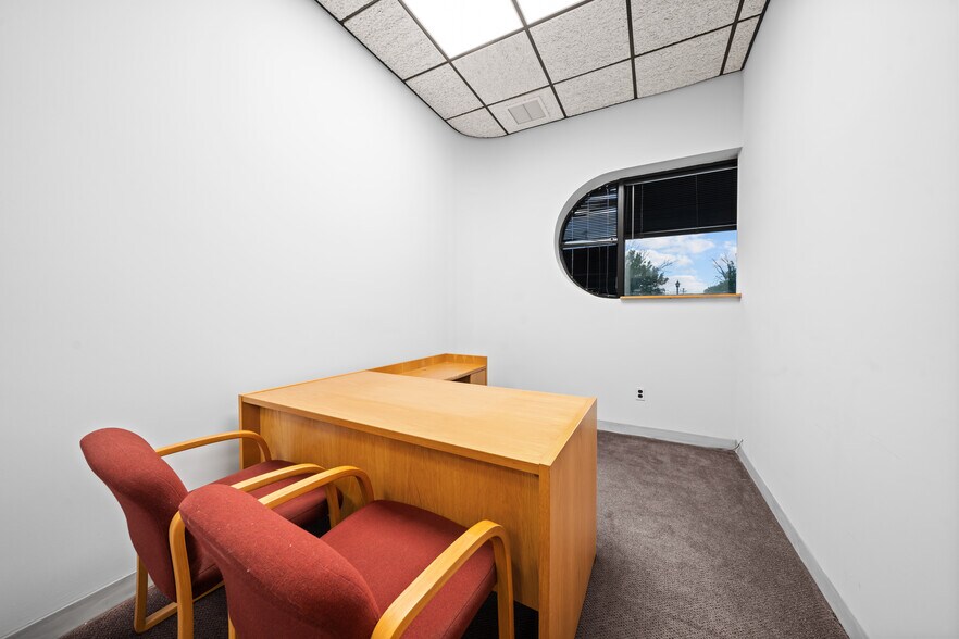 More Photos Of 88 Broadway, Hicksville Office For Lease