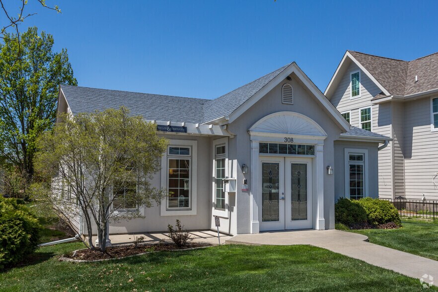 Primary Photo Of 308 5th St, West Des Moines Office For Sale