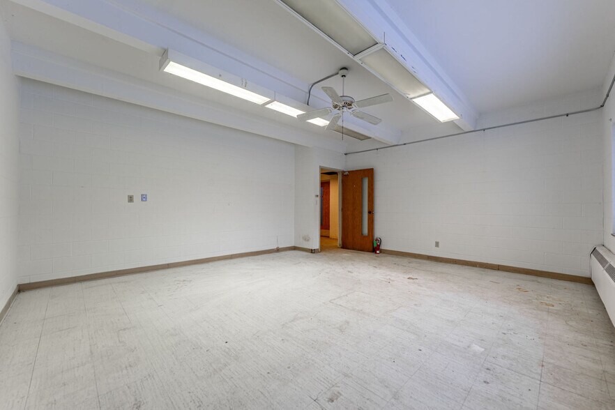 More Photos Of 1203 3rd Ave, Rockford Religious Facility For Sale