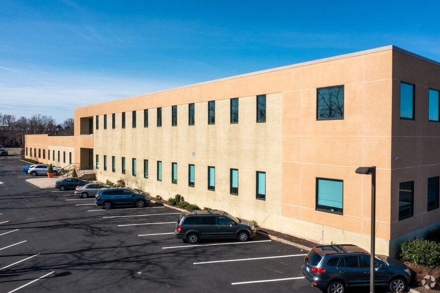 Primary Photo Of 135 Engineers Rd, Hauppauge Medical For Lease