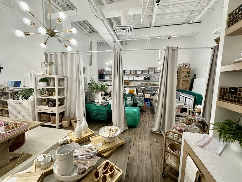 More Photos Of 690 Miami Cir NE, Atlanta Storefront For Lease
