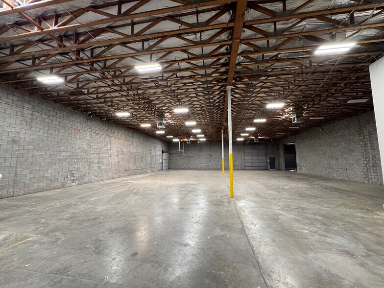 More Photos Of 3745 E Wier Ave, Phoenix Warehouse For Lease