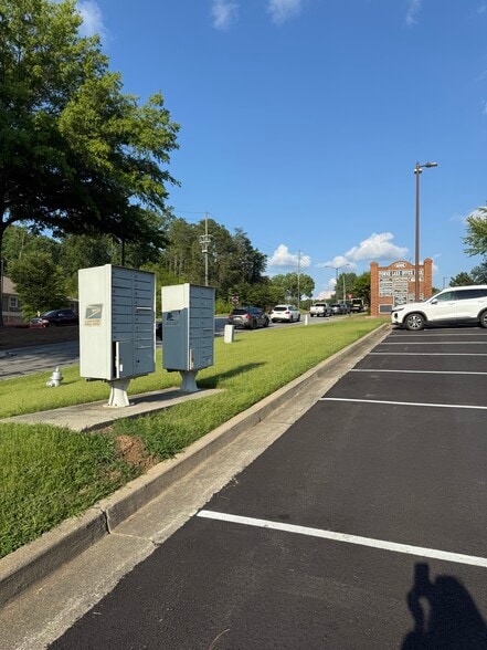 More Photos Of 4595 Towne Lake Pky, Woodstock Medical For Lease