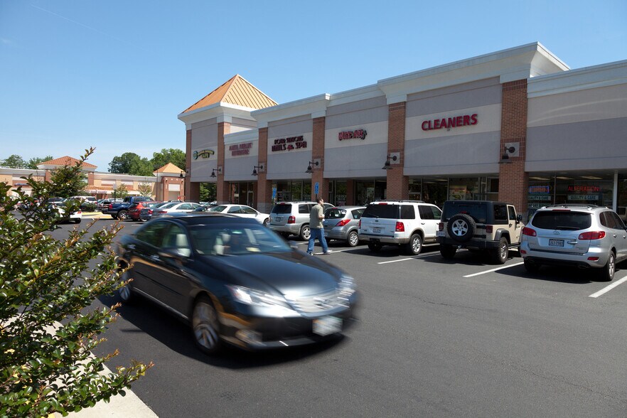 More Photos Of 2932 Chain Bridge Rd, Oakton Unknown For Sale