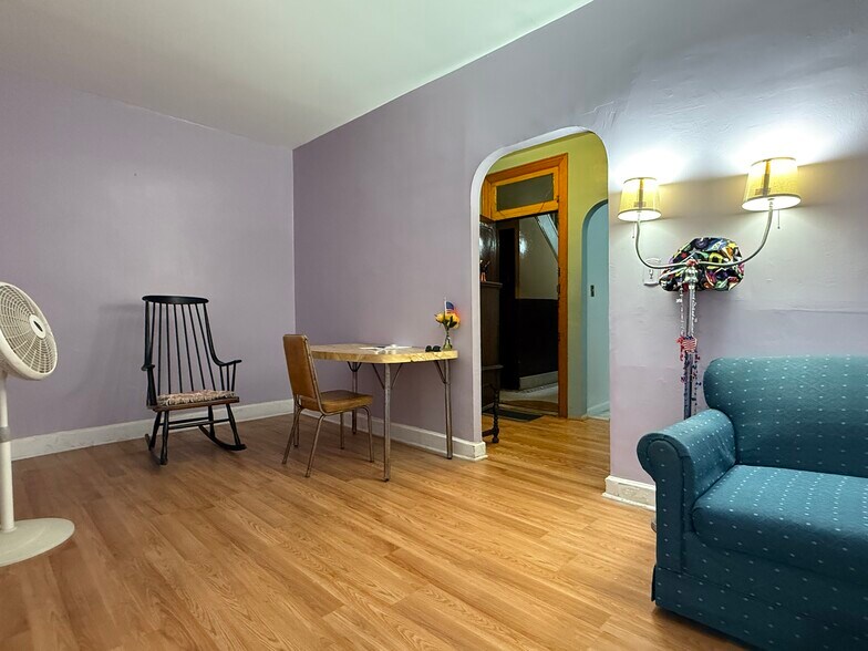 More Photos Of 4715 47th St, Woodside Apartments For Sale