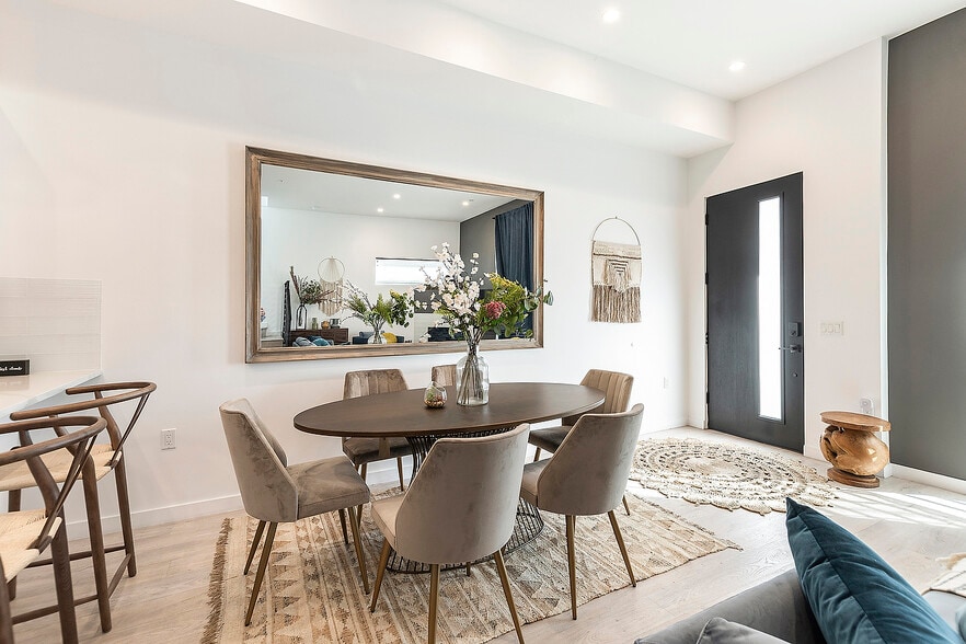 More Photos Of 1002 N Hudson Ave, Los Angeles Apartments For Sale