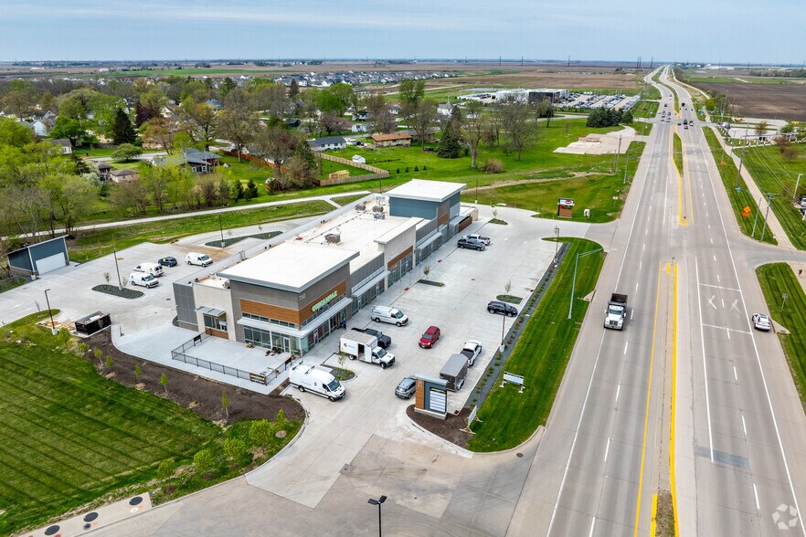 More Photos Of 750 Hickman Rd, Waukee Storefront For Lease