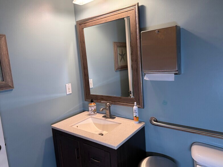 More Photos Of 4595 Towne Lake Pky, Woodstock Medical For Sale