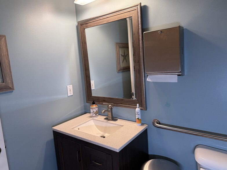 More Photos Of 4595 Towne Lake Pky, Woodstock Medical For Lease