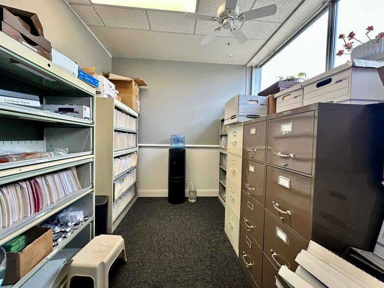 More Photos Of 705 Lamar St, Wichita Falls Office For Sale