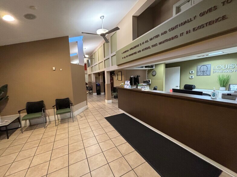 More Photos Of 147 Chenoweth Ln, Louisville Medical For Lease