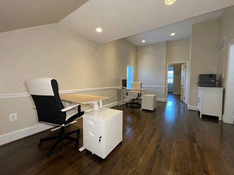 More Photos Of 123 N Henry St, Alexandria Office For Lease