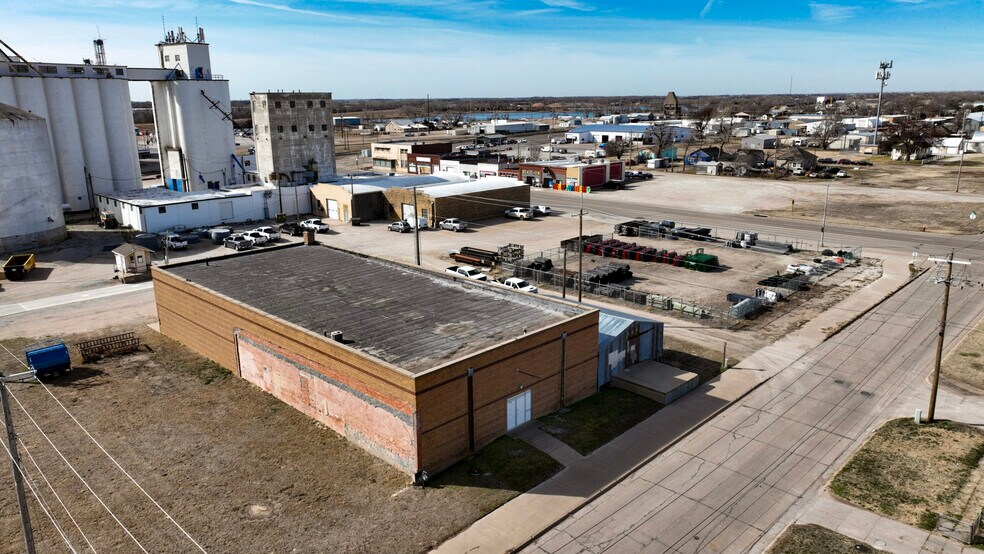 More Photos Of 1905 7th St, Great Bend Industrial For Sale