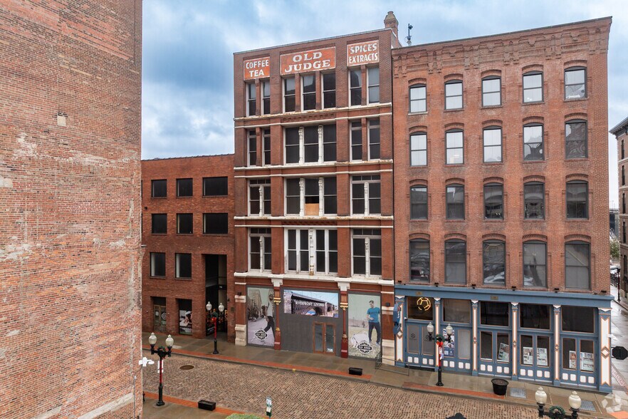 More Photos Of 704 N 2nd St, Saint Louis Apartments For Lease