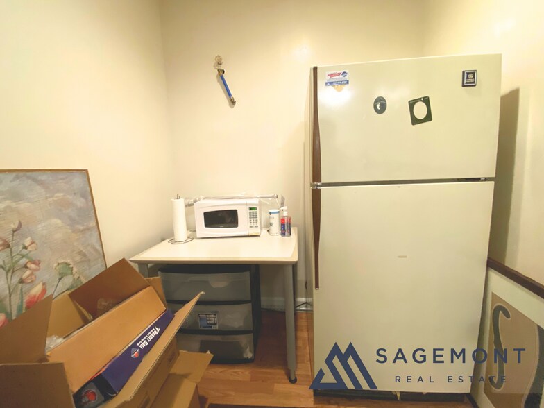 More Photos Of 1226 Lakeview Dr, Franklin Loft Creative Space For Sale