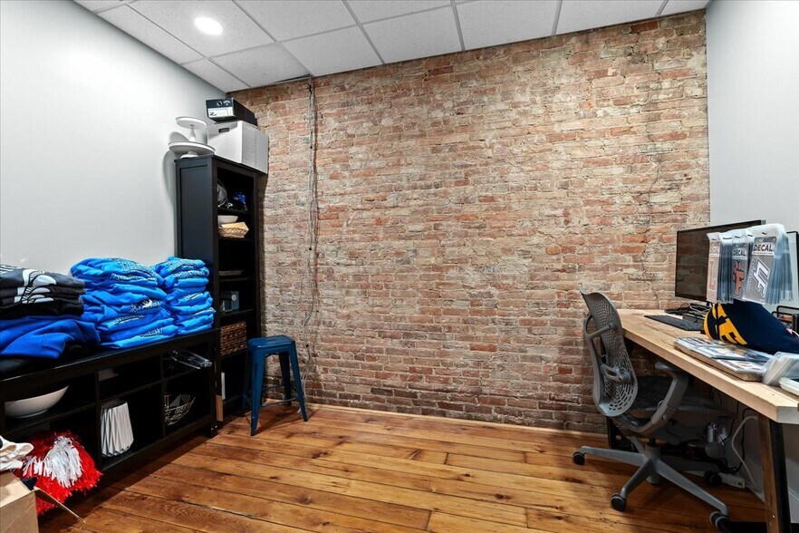 More Photos Of 104 S Leroy St, Fenton Storefront Retail Residential For Sale