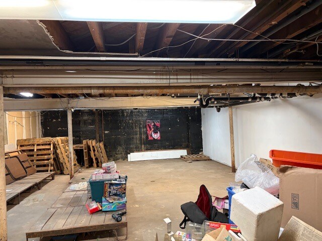 More Photos Of 155 Main St, Farmingdale General Retail For Lease