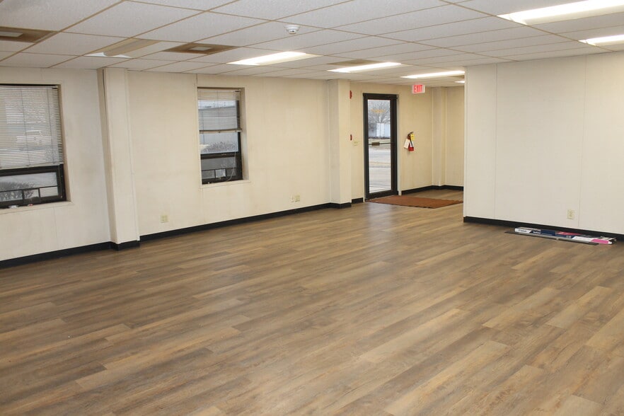 More Photos Of 1169 Lyon Rd, Batavia Manufacturing For Sale