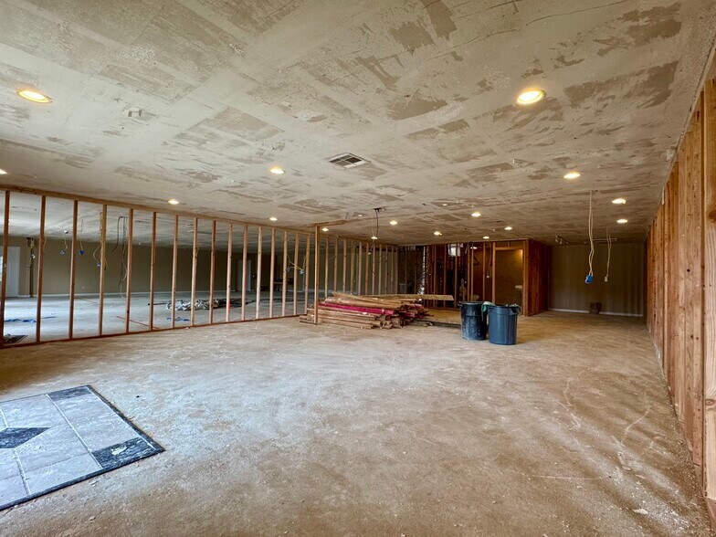 More Photos Of 719 E 141st St, Glenpool Funeral Home For Lease