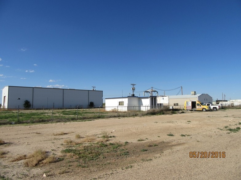 Primary Photo Of 1506 W Broadway Pl, Hobbs Service For Sale