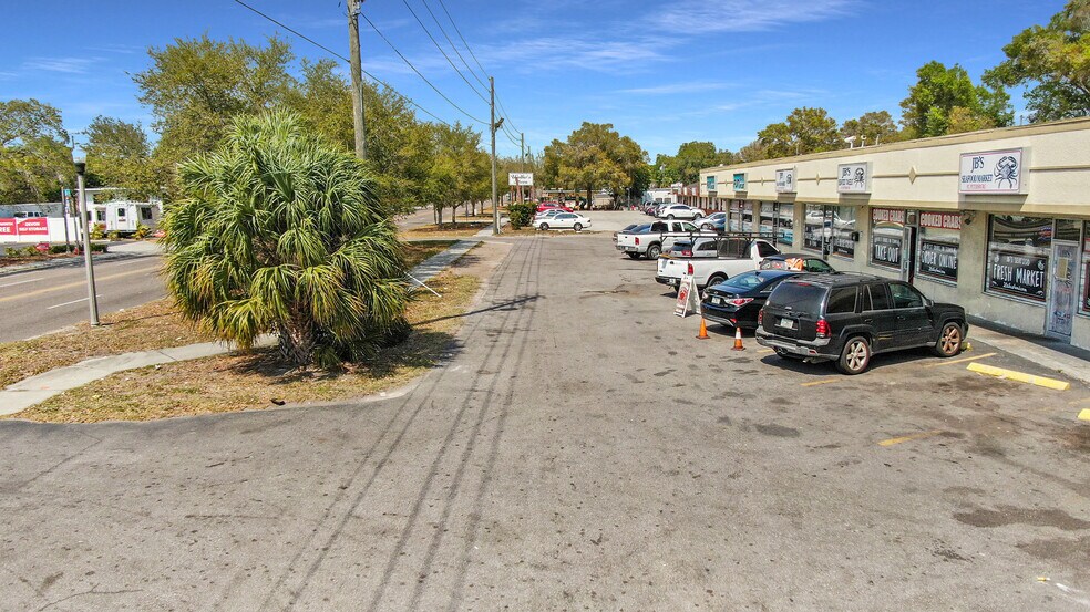 More Photos Of 1952 49th St S, Saint Petersburg Storefront For Sale