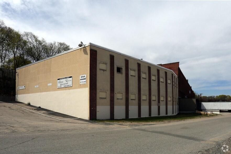 More Photos Of 50 Industrial Cir, Lincoln Manufacturing For Lease