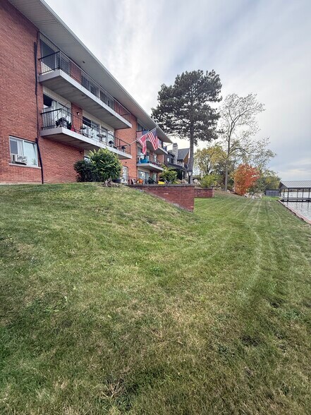 More Photos Of 408 N Liberty St, Belleville Apartments For Sale