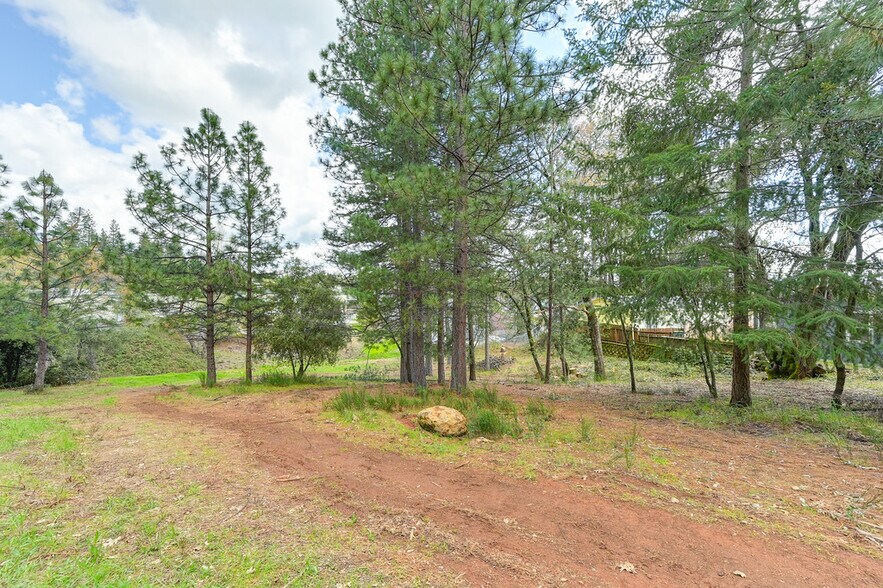 More Photos Of Whitcomb Ave, Colfax Land For Sale