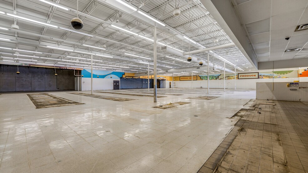 More Photos Of 8845 N State Highway 5, Camdenton Freestanding For Sale