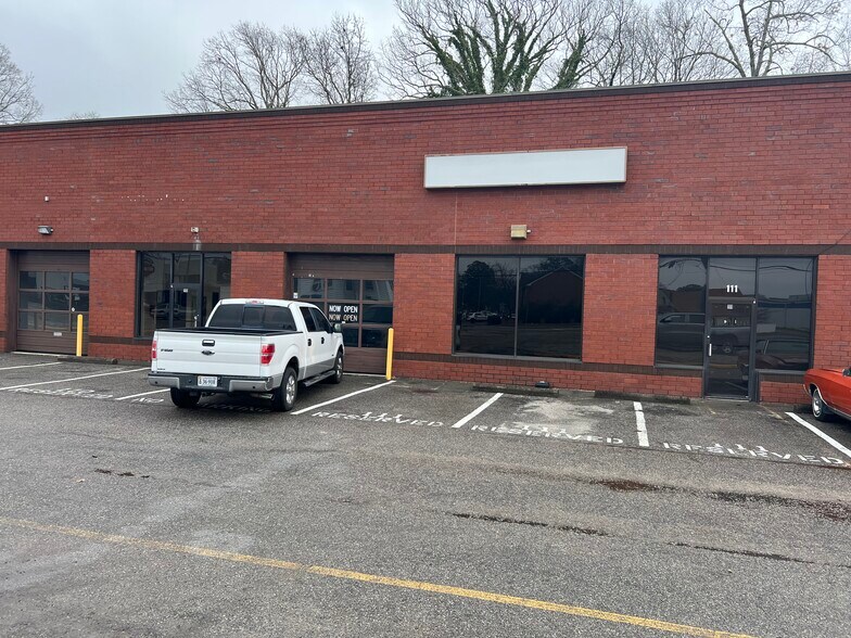 More Photos Of 376 N Witchduck Rd, Virginia Beach Light Manufacturing For Lease