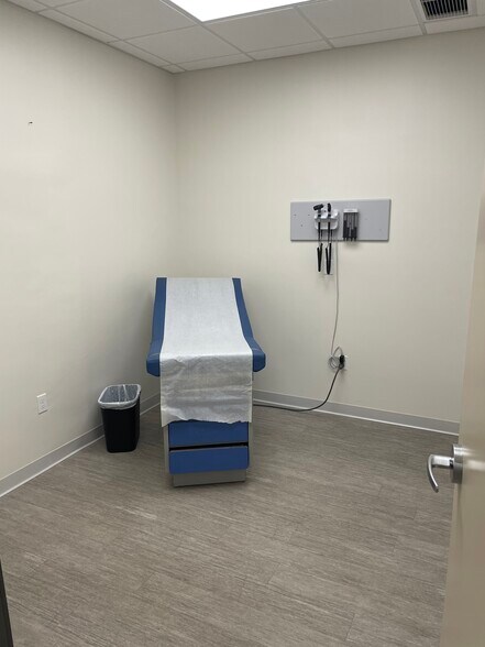 More Photos Of 801 Northpoint Pky, West Palm Beach Office For Lease