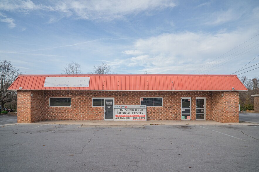 More Photos Of 1003 E Jackson Blvd, Jonesborough General Retail For Sale