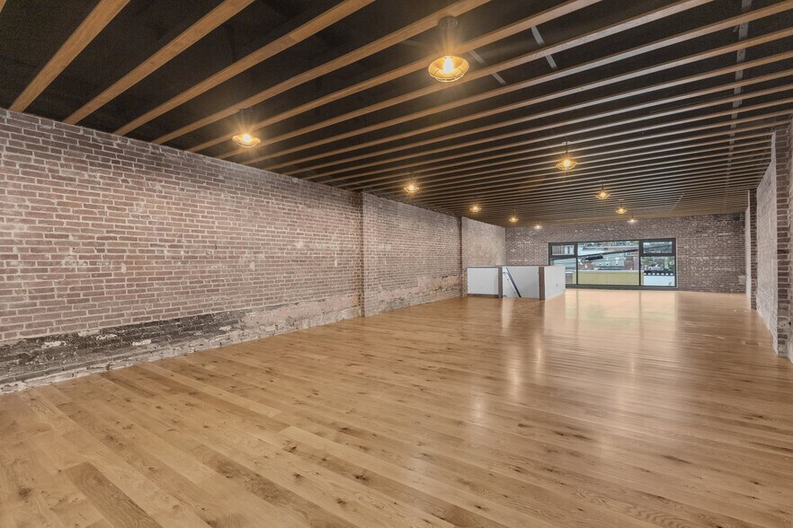 More Photos Of 35 Center St, Southington Storefront Retail Office For Lease