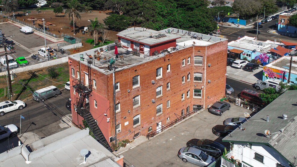 More Photos Of 120 Westminster Ave, Venice Apartments For Sale