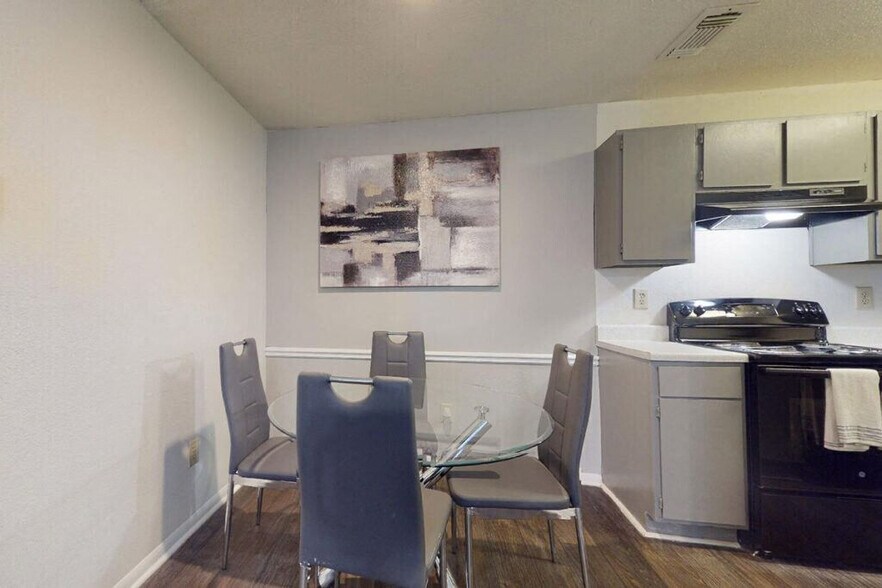 More Photos Of 5816 Covington Hwy, Decatur Apartments For Sale